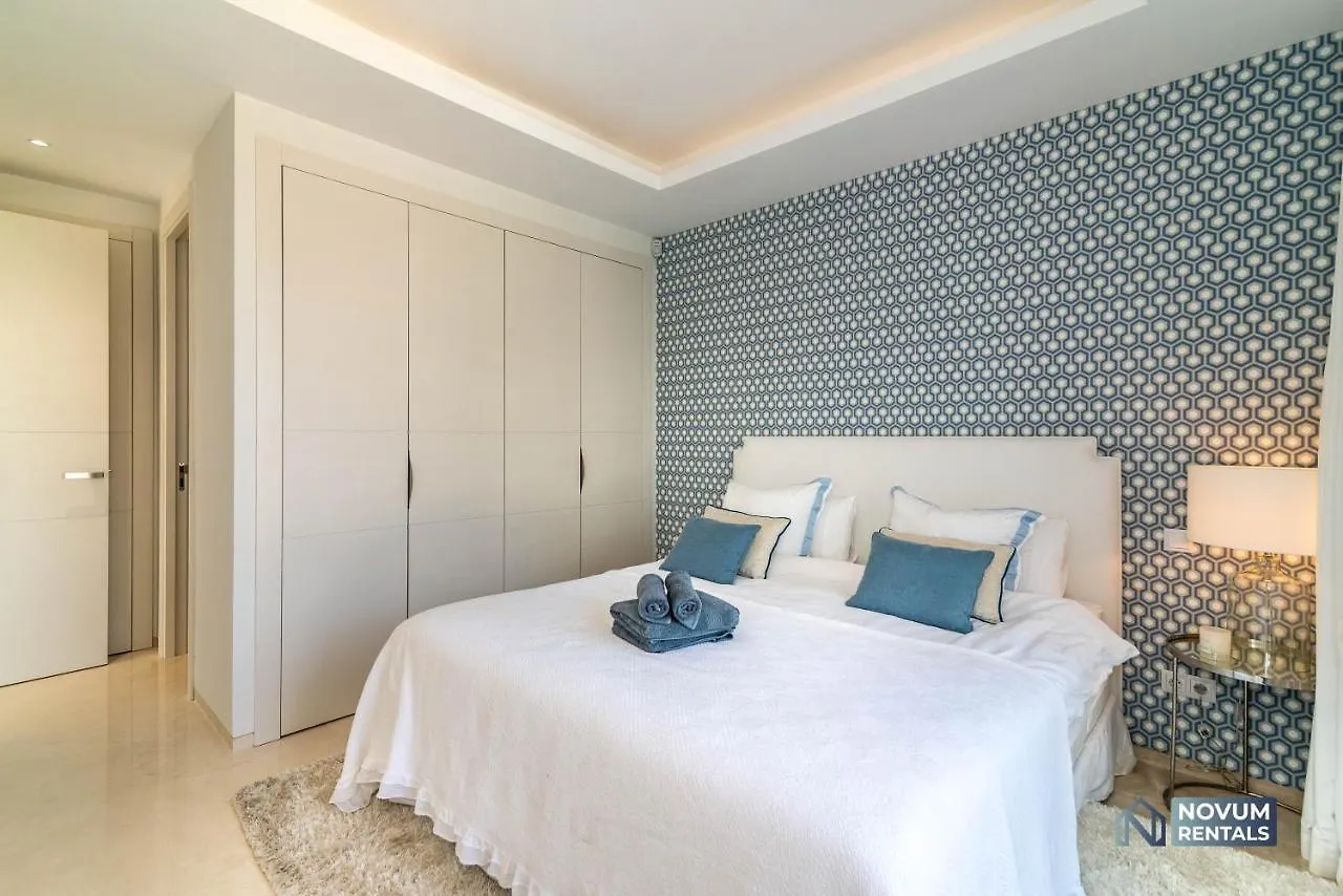 Extravagant 5-Bdrm Villa - Heated Pool & Gym Estepona Spain