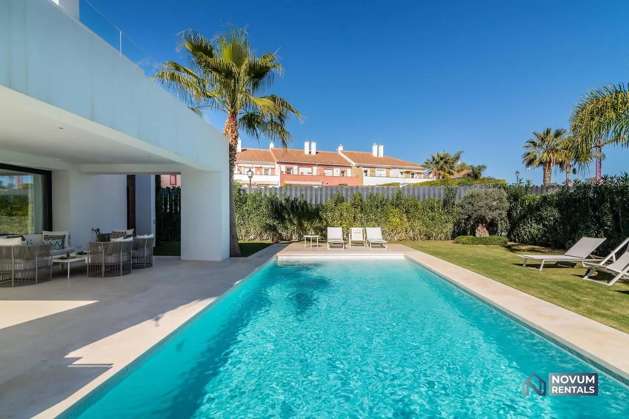 Extravagant 5-Bdrm Villa - Heated Pool & Gym Estepona 0*,  Spain