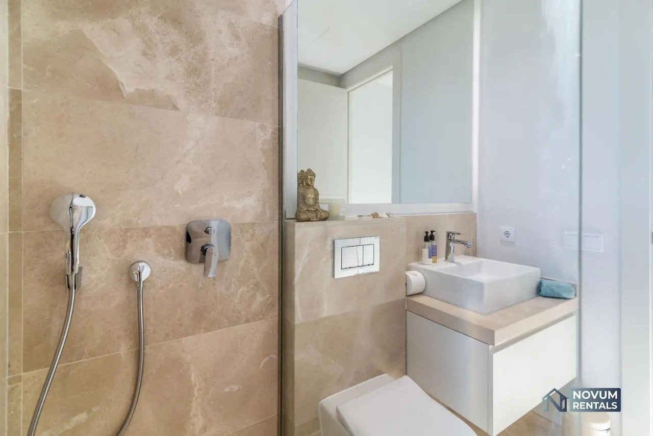 Extravagant 5-Bdrm Villa - Heated Pool & Gym Estepona